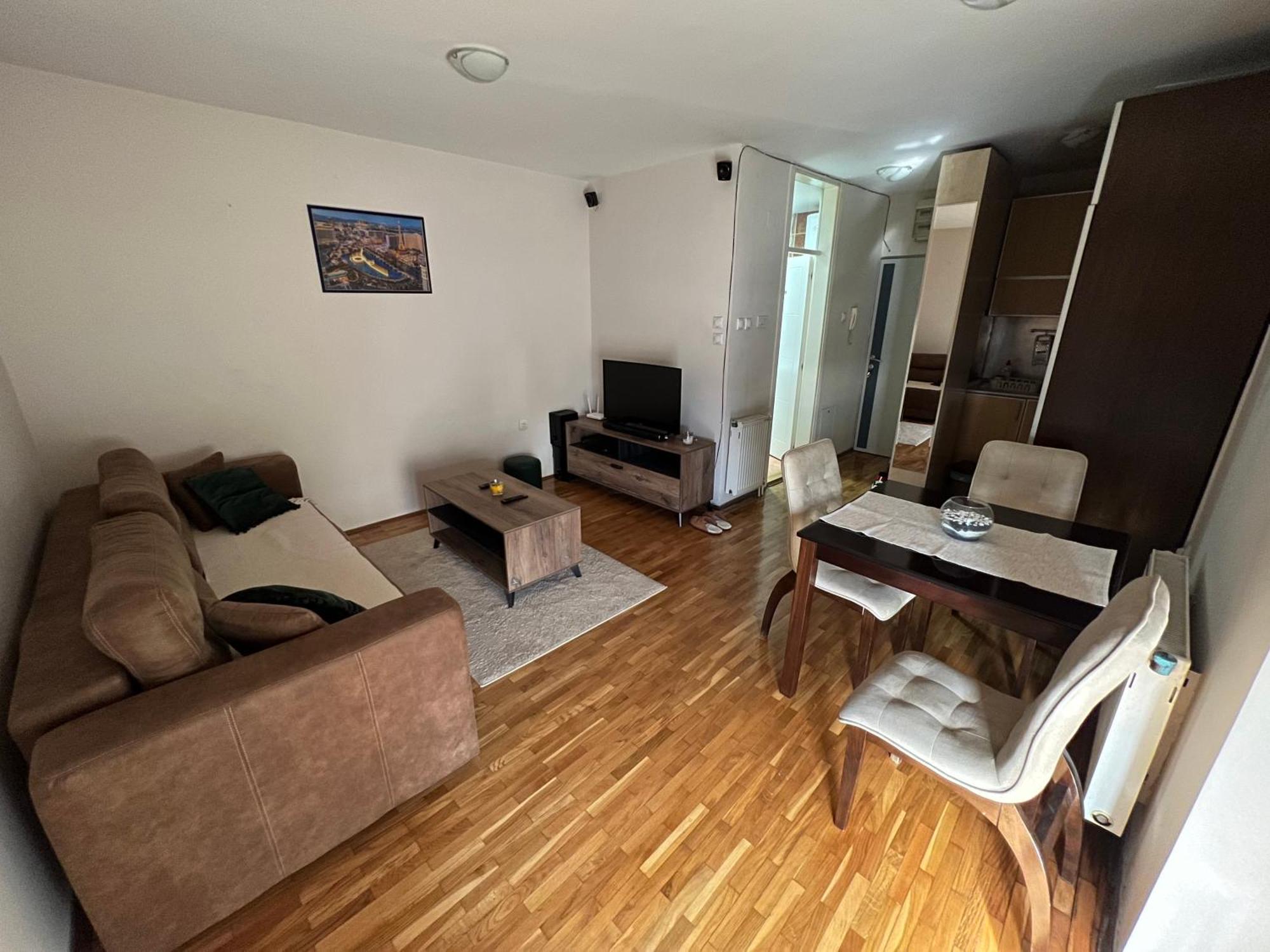 Sad Apartman Ni Exterior foto